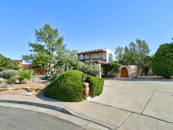 5212 Valle Vista Dr NW, Albuquerque, NM 87120