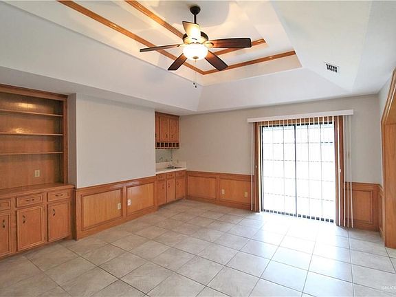 2nd image of 417 E Wisteria Ave