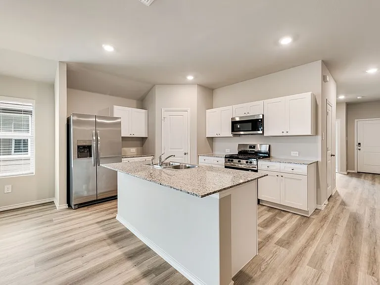 16521 Hudson Prairie Way — Photo 8