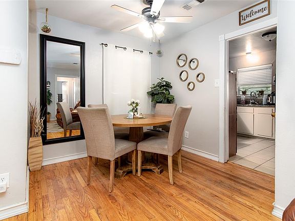 3rd image of 616 Jardin Dr