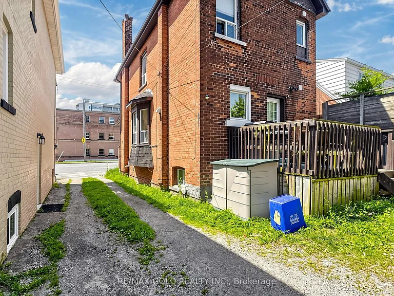 746 King St W — Photo 45