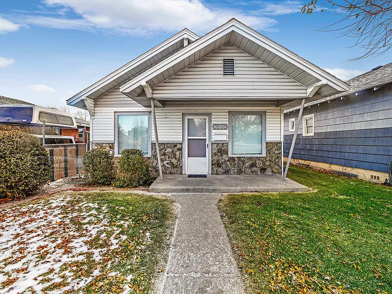 1843 Overland Ave — Photo 1