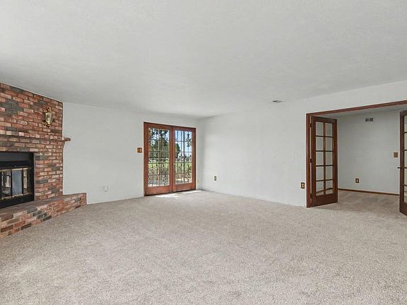 2nd image of 1058 Darwin Pl