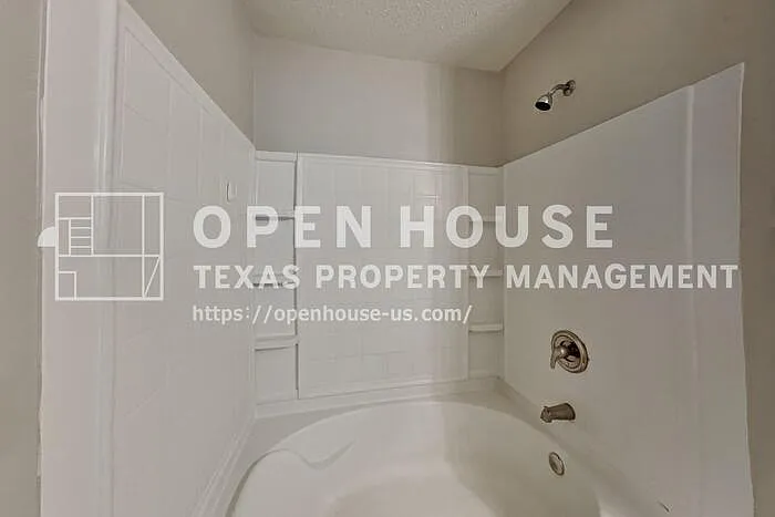 733 Tuscany Trl — Photo 11