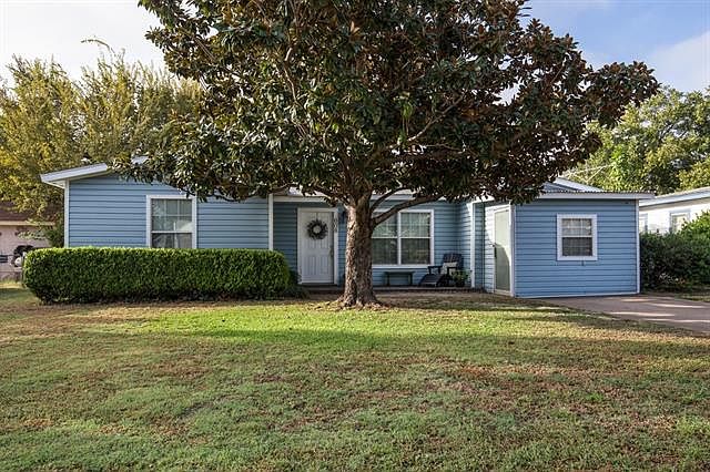 1st image of 608 Brookfield Dr