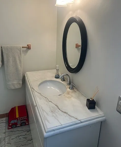 1073 SW 9th Ter — Photo 5