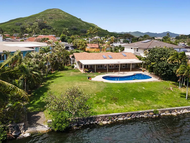 325 Hamakua Dr — Photo 2