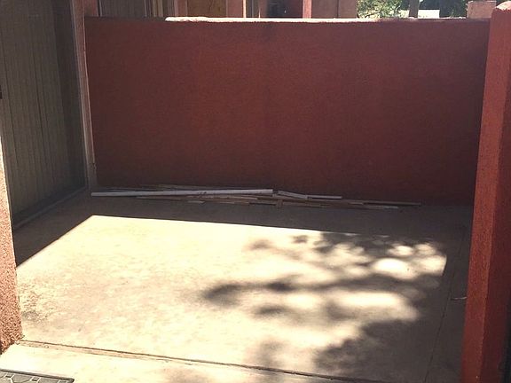3rd image of 6430 Stockdale Hwy APT 3