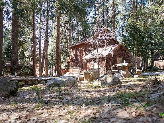 3rd image of 25905 Tahquitz Dr