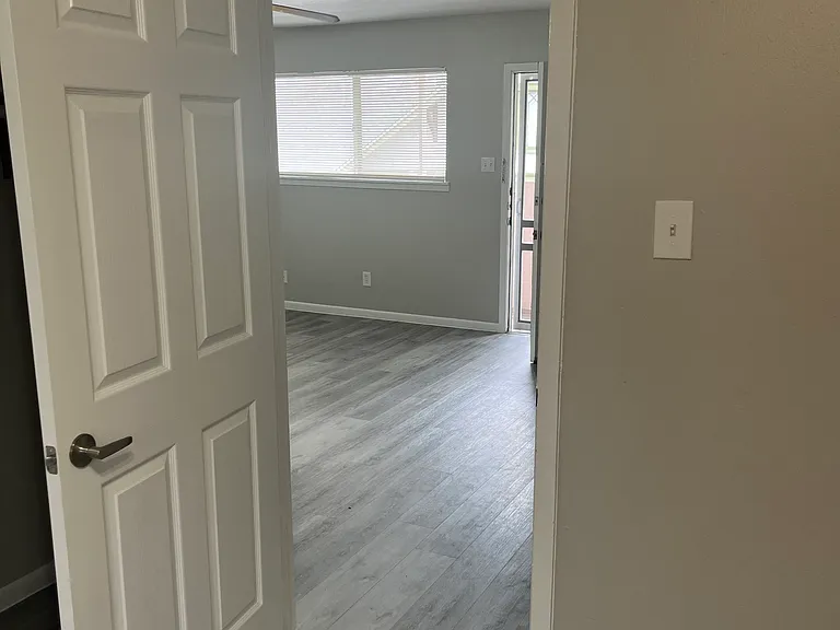 2048 Harvard St — Photo 9
