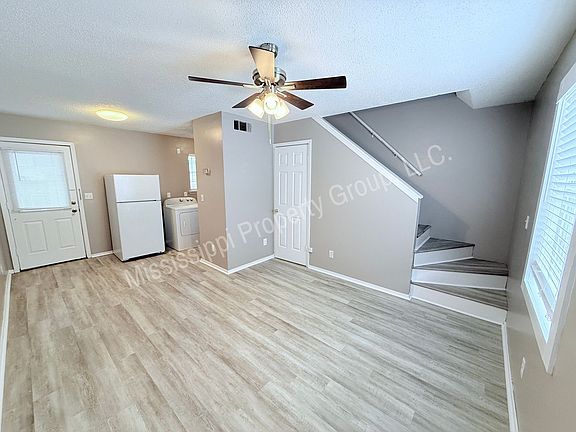 3rd image of 1 Woodward Pl #133