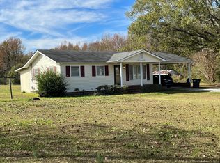 131 Suggs Rd, Dunn, NC 28334