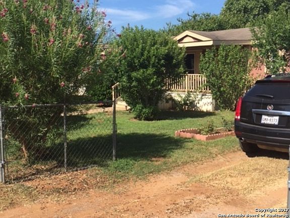 4th image of 333 County Road 1615