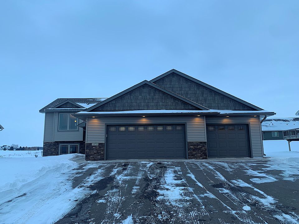 1st image of 1674 Beaver Way