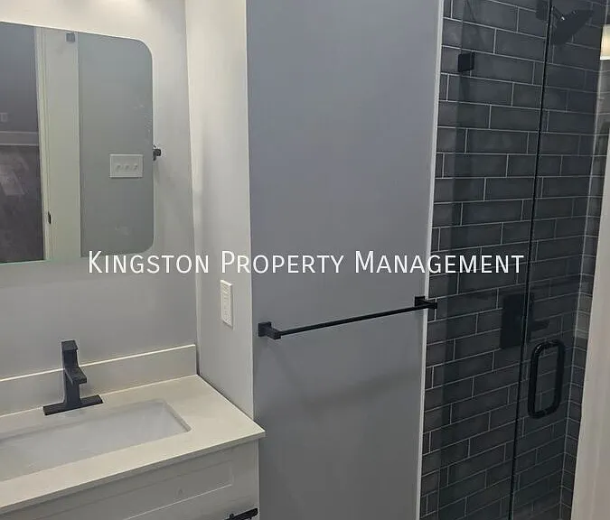 451 E Maxwell St #1 — Photo 4