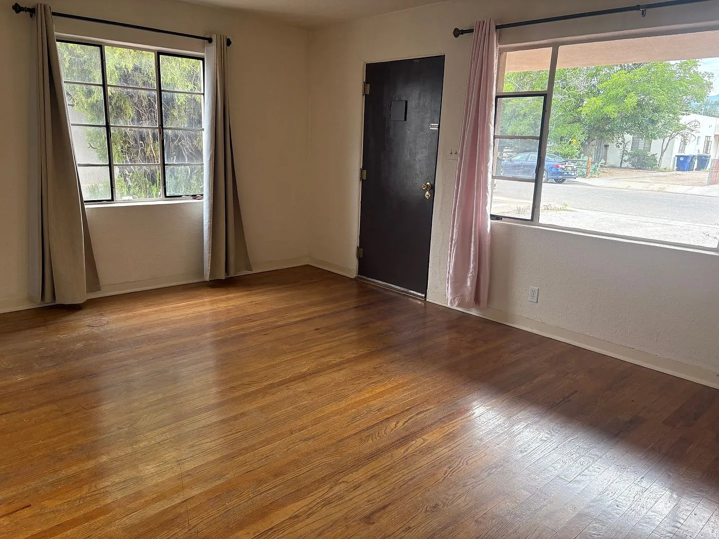 223 Solano Dr NE — Photo 3
