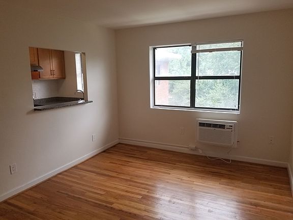 3rd image of 1215 N Quinn St APT 16