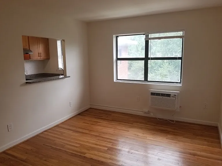 1215 N Quinn Street — Photo 4
