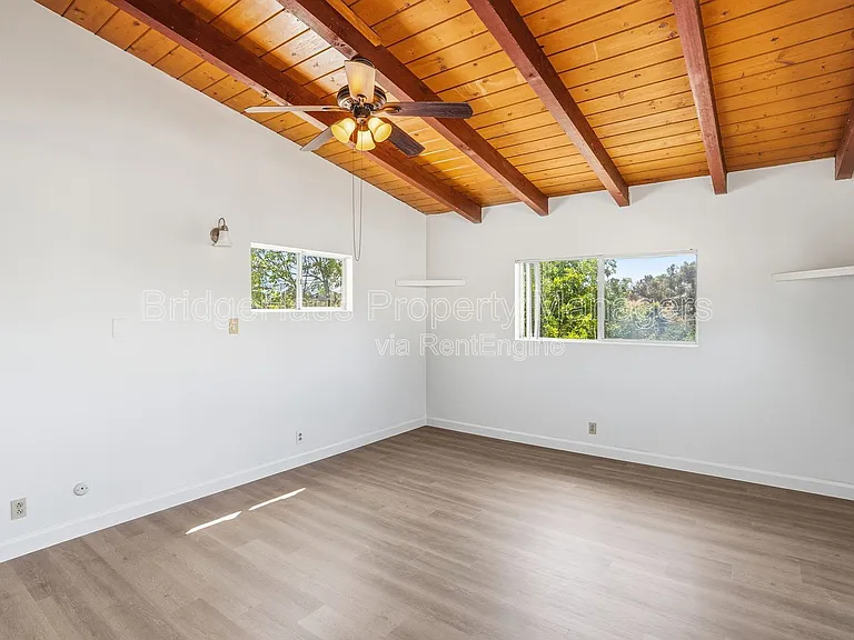 7562 Zemco Dr — Photo 21