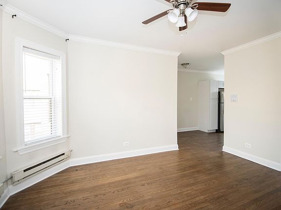 3rd image of 3817-3819 N Greenview Ave #3