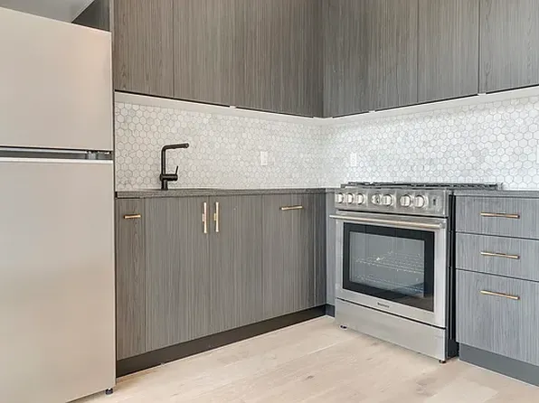 875 4th Avenue image 3 of 20