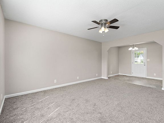 5th image of 1633 Hannibal Dr