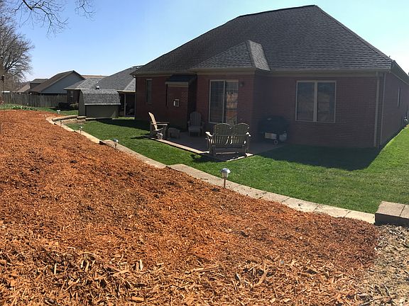 3rd image of 2616 Beaumont Dr