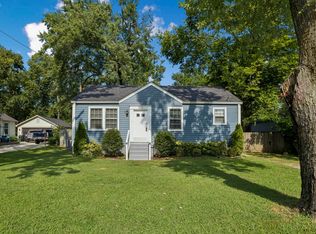 1032 Horseshoe Dr, Nashville, TN 37216