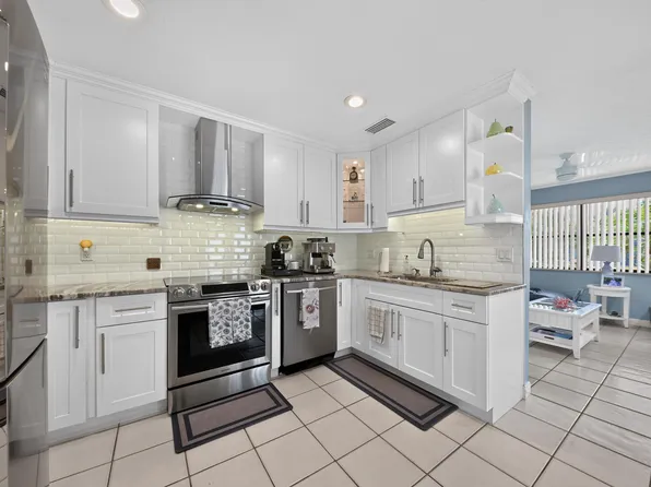 5826 CHURCHILL Court, West Palm Beach, FL 33405