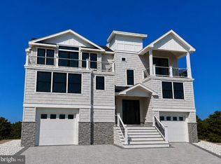 345 W 11th St, Ship Bottom, NJ 08008