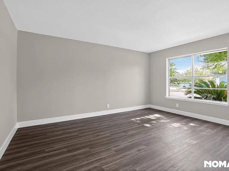 1623 Harness Ln — Photo 8