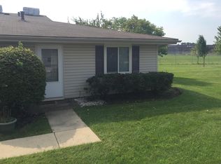 210 Kendrick Ct, Schaumburg, IL 60194