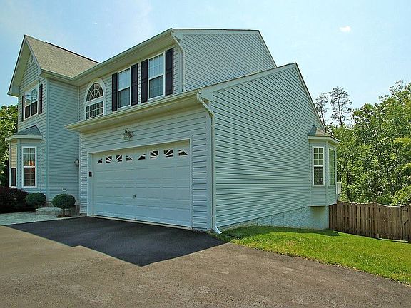 2nd image of 71 Woodleigh Ln