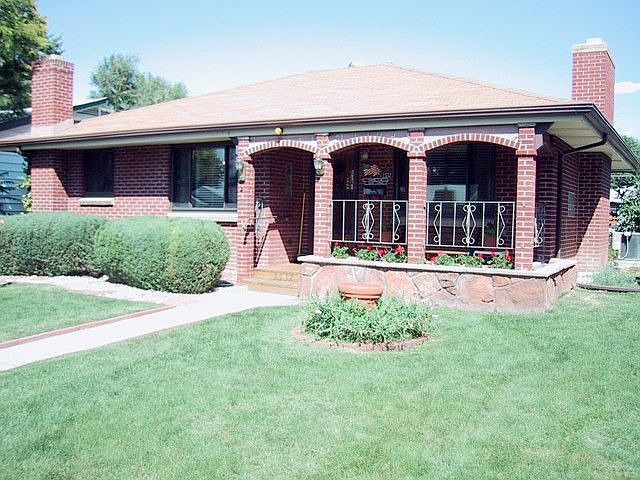 2nd image of 2332 Fulton St