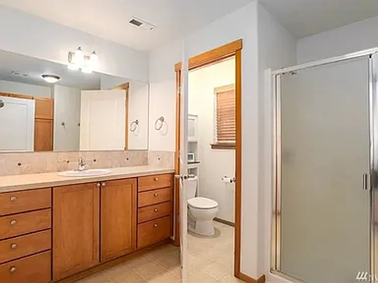 1119 N Waugh Rd — Photo 16