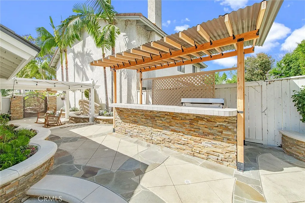 3 bed, 1560 sqft, $6,000 — Photo 3