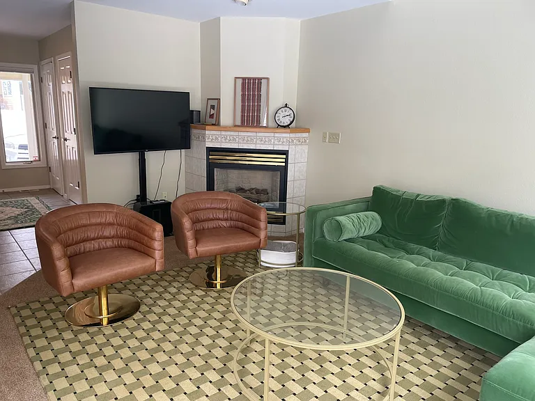 1819 Daniel Dr — Photo 2