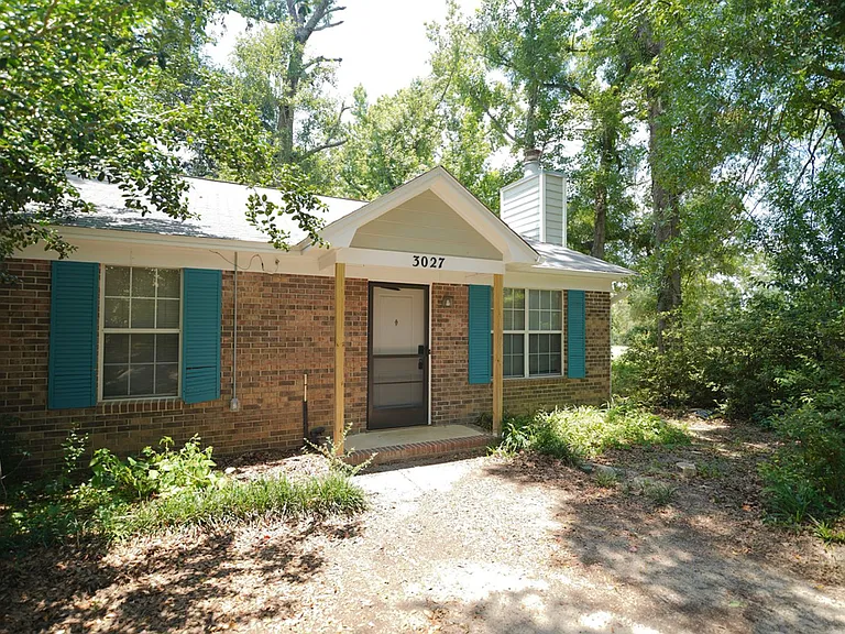 3027 Oak Hammock Ln — Photo 1