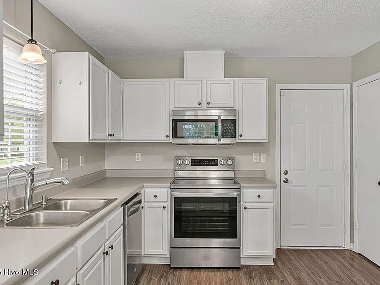 201 Ross Ct — Photo 13