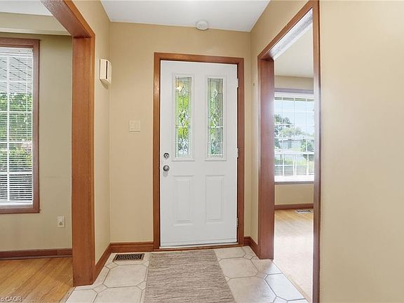 5th image of 5155 Idlewood Cres