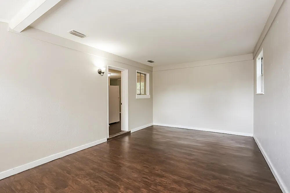 3 bed, 1.5 bath, 1388 sqft, $1,450 — Photo 4