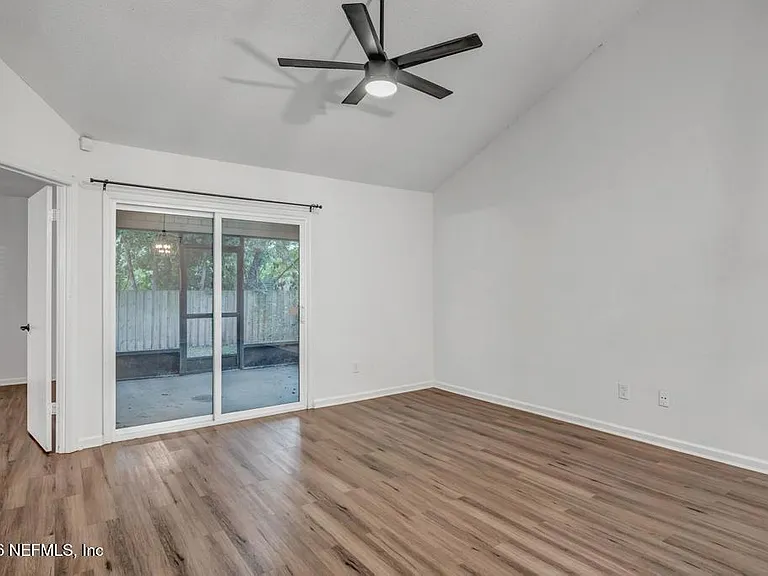 3105 Coral Reef Dr — Photo 8