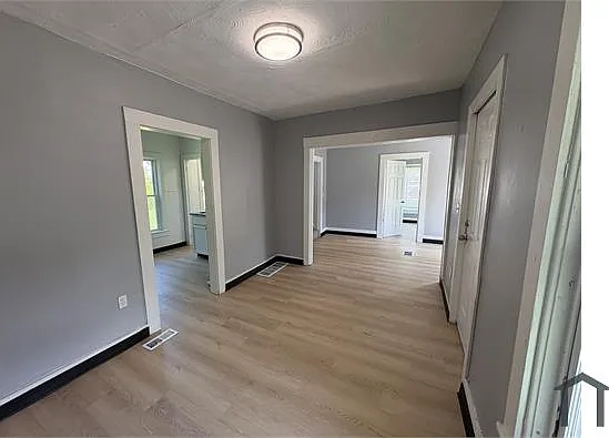 3 bed, 1083 sqft, $1,650 — Photo 4