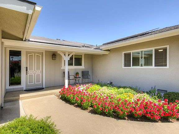 5th image of 824 W Herbert Ave