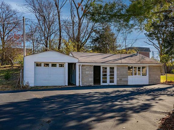 4th image of 8940 Kidder Ave