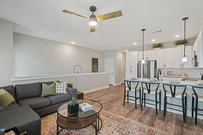 4604 Colosseum Way — Photo 11