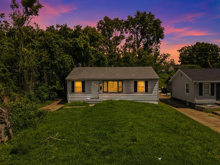 8515 Jenny Dr — Photo 3