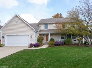 1020 Berkshire Ct, Sycamore, IL 60178