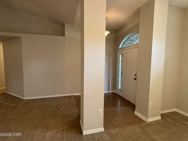 35 Rae Dr — Photo 3