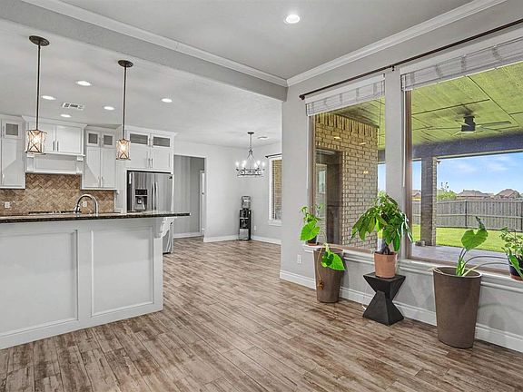 3rd image of 4017 NE Realtree Dr